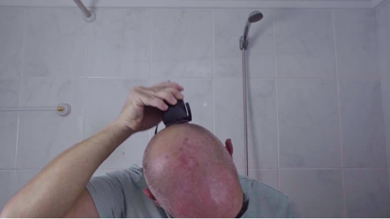 Man Using Roundry